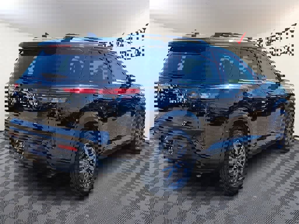 Used 2024 Nissan Pathfinder SV image 4