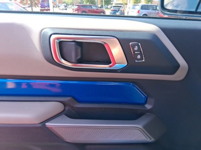 Used 2022 Ford Bronco Wildtrak image 15