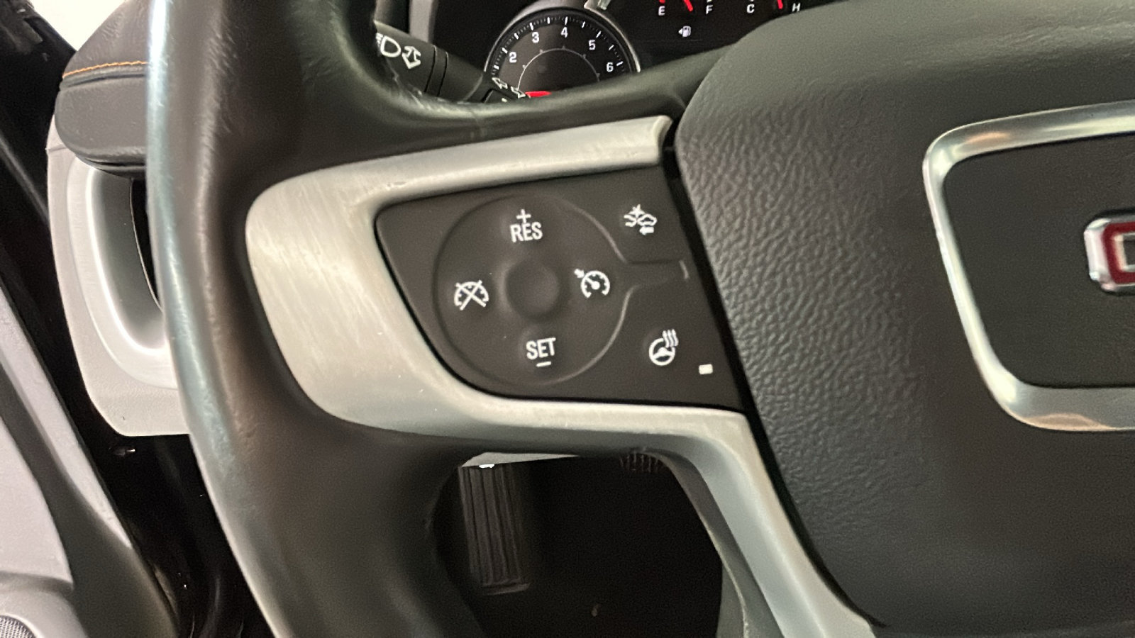Used 2020 GMC Terrain SLT w/ Preferred Package AWD/4WD image 19