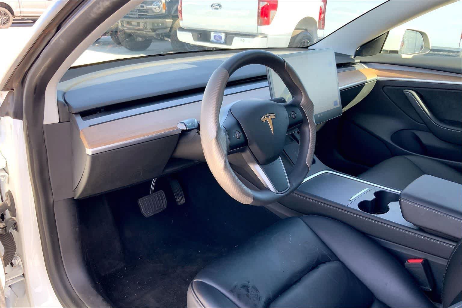 Used 2021 Tesla Model 3 Standard Range Plus RWD image 2