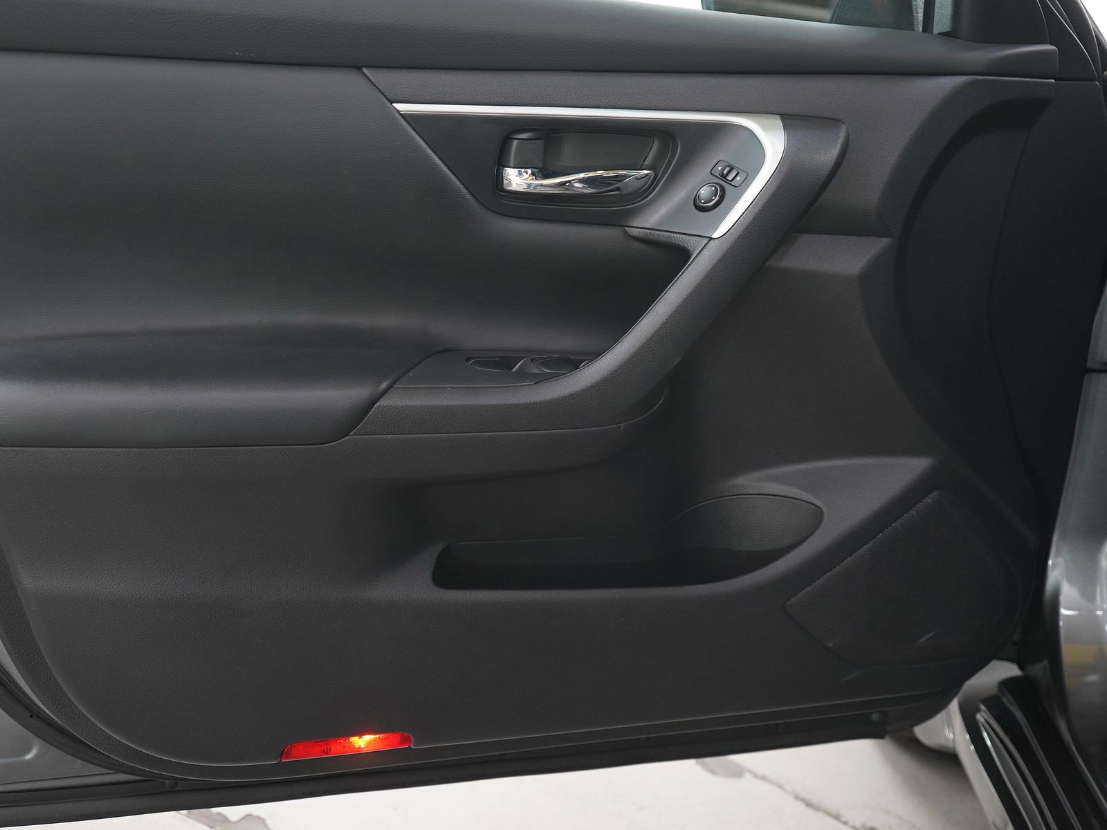 Used 2016 Nissan Altima 2.5 SV image 17