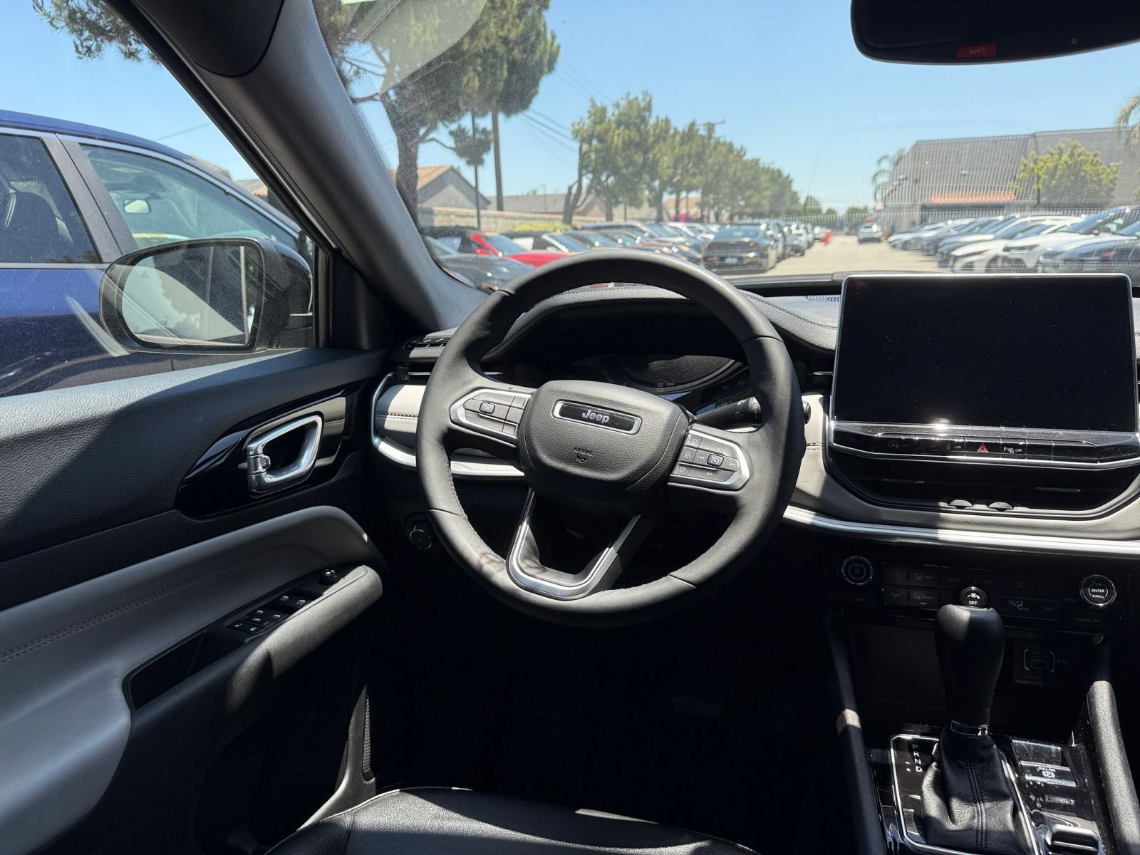 Used 2025 Jeep Compass Limited AWD/4WD image 31