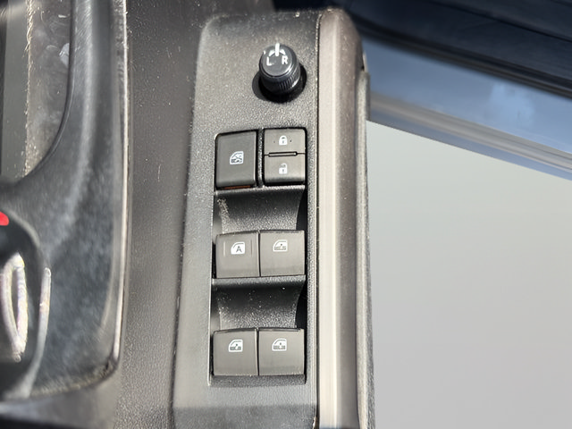 Used 2021 Toyota Tacoma SR5 AWD/4WD image 13