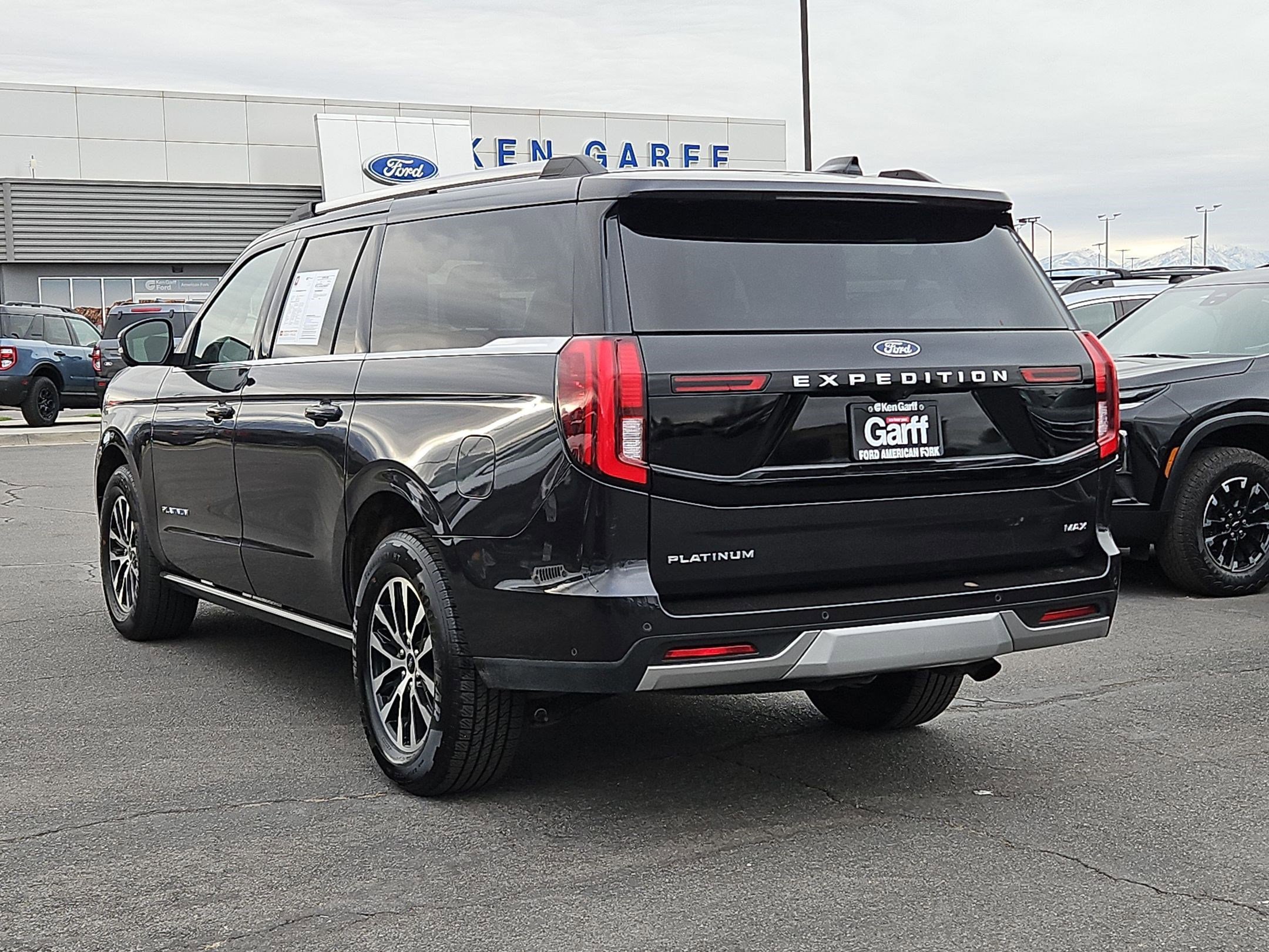 Used 2025 Ford Expedition Max Platinum image 9