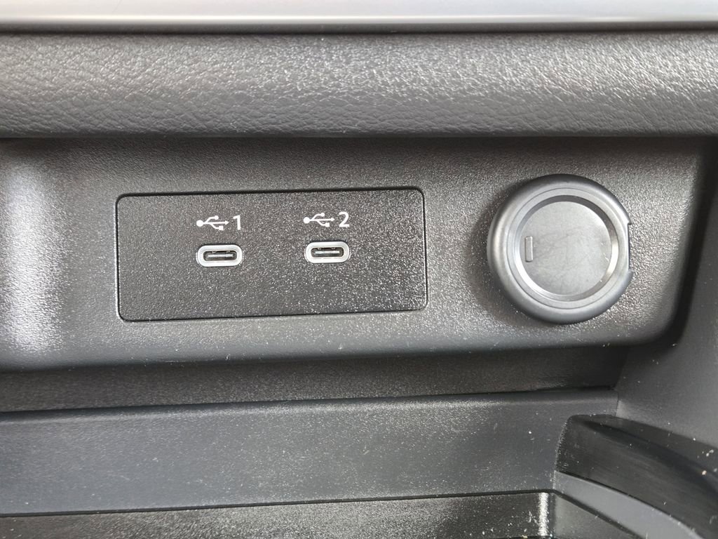 Used 2025 Nissan Rogue SV AWD/4WD image 21