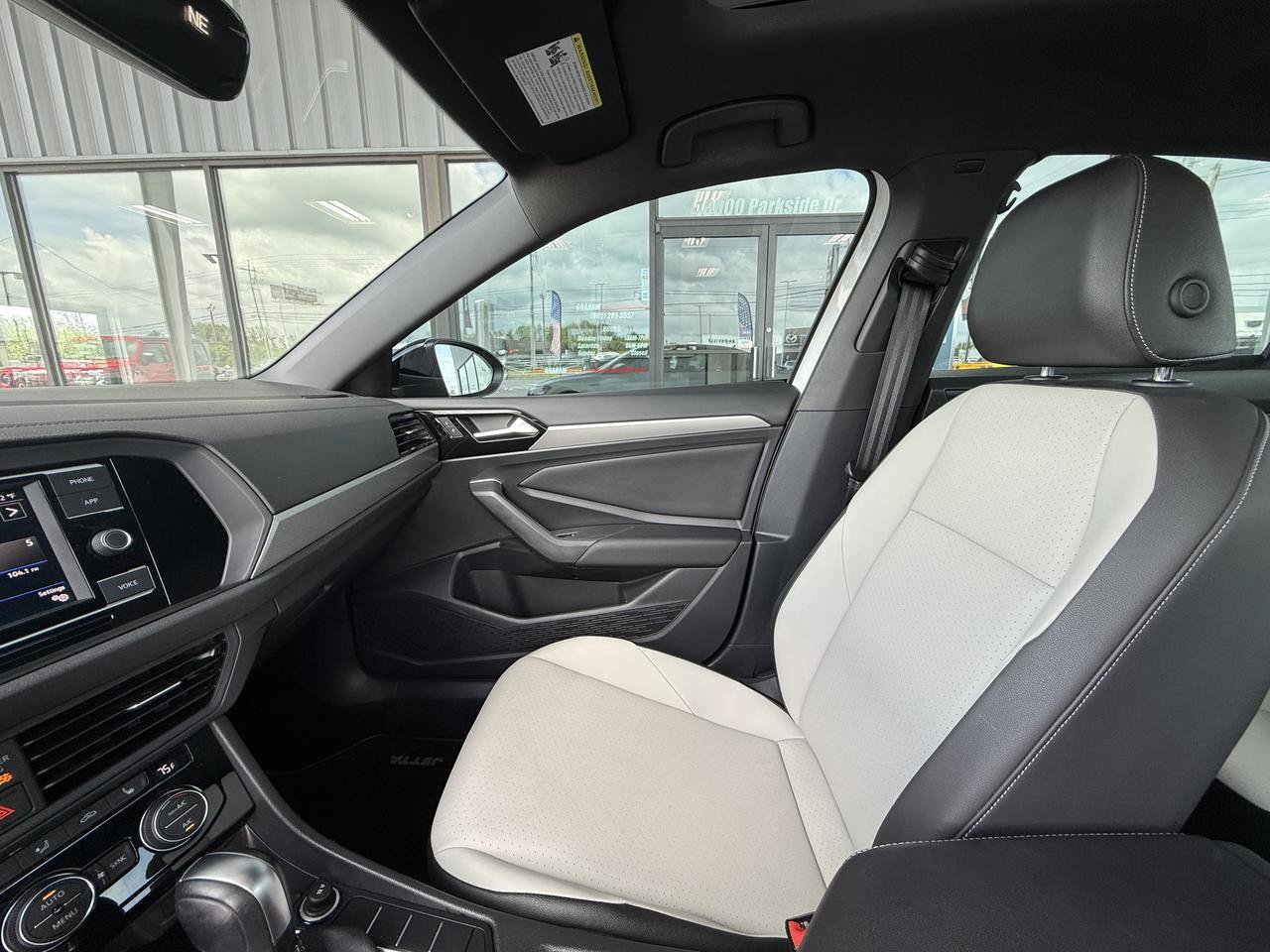 Used 2021 Volkswagen Jetta R-Line FWD image 25
