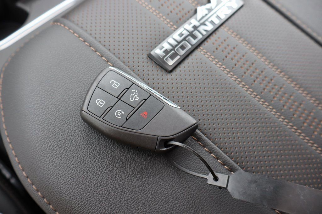 New 2026 Chevrolet Silverado 2500 High Country w/ Technology Package AWD/4WD image 17