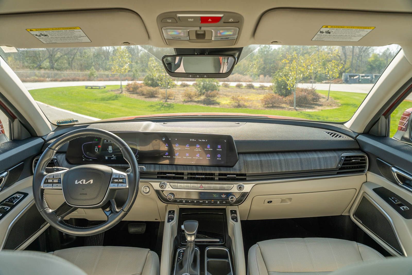 Used 2023 Kia Telluride EX w/ EX Captain's Chair Package image 25