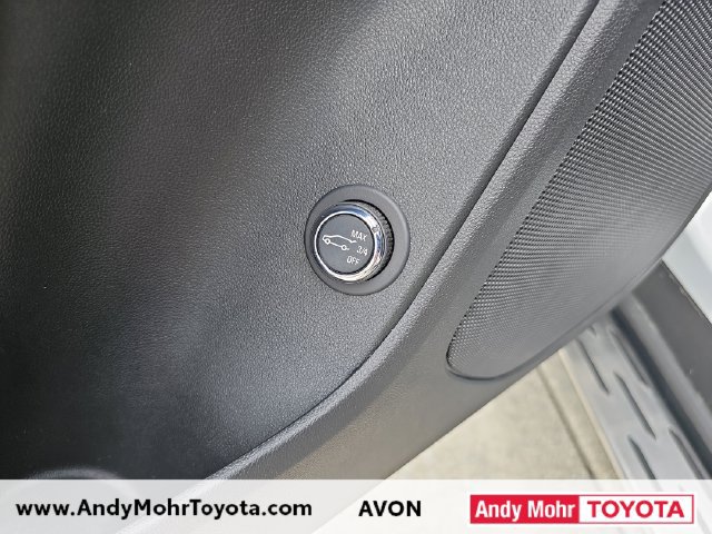 Used 2023 Chevrolet Blazer LT FWD image 13