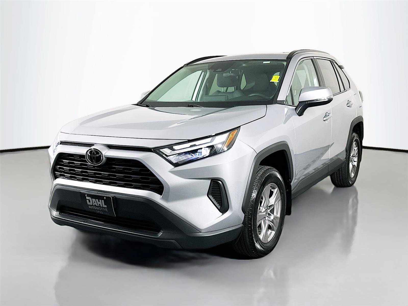 Used 2023 Toyota RAV4 XLE w/ Convenience Package AWD/4WD image 4