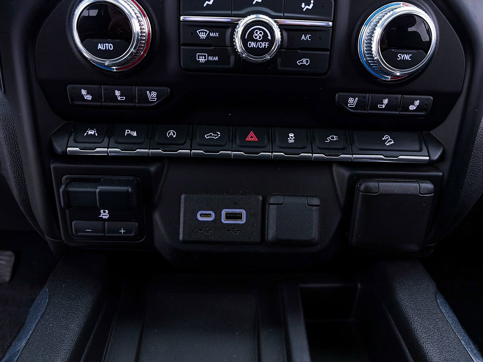 Used 2021 GMC Sierra 1500 AT4 w/ AT4 Premium Package image 27