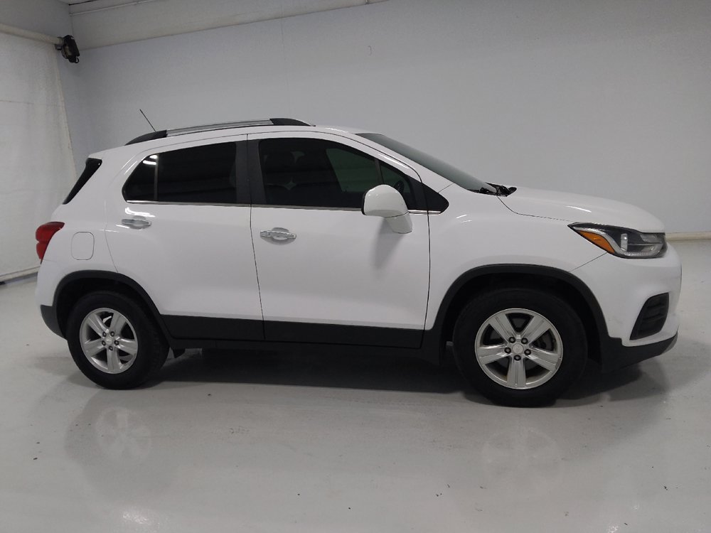 Used 2020 Chevrolet Trax LT w/ Driver Confidence Package FWD image 11