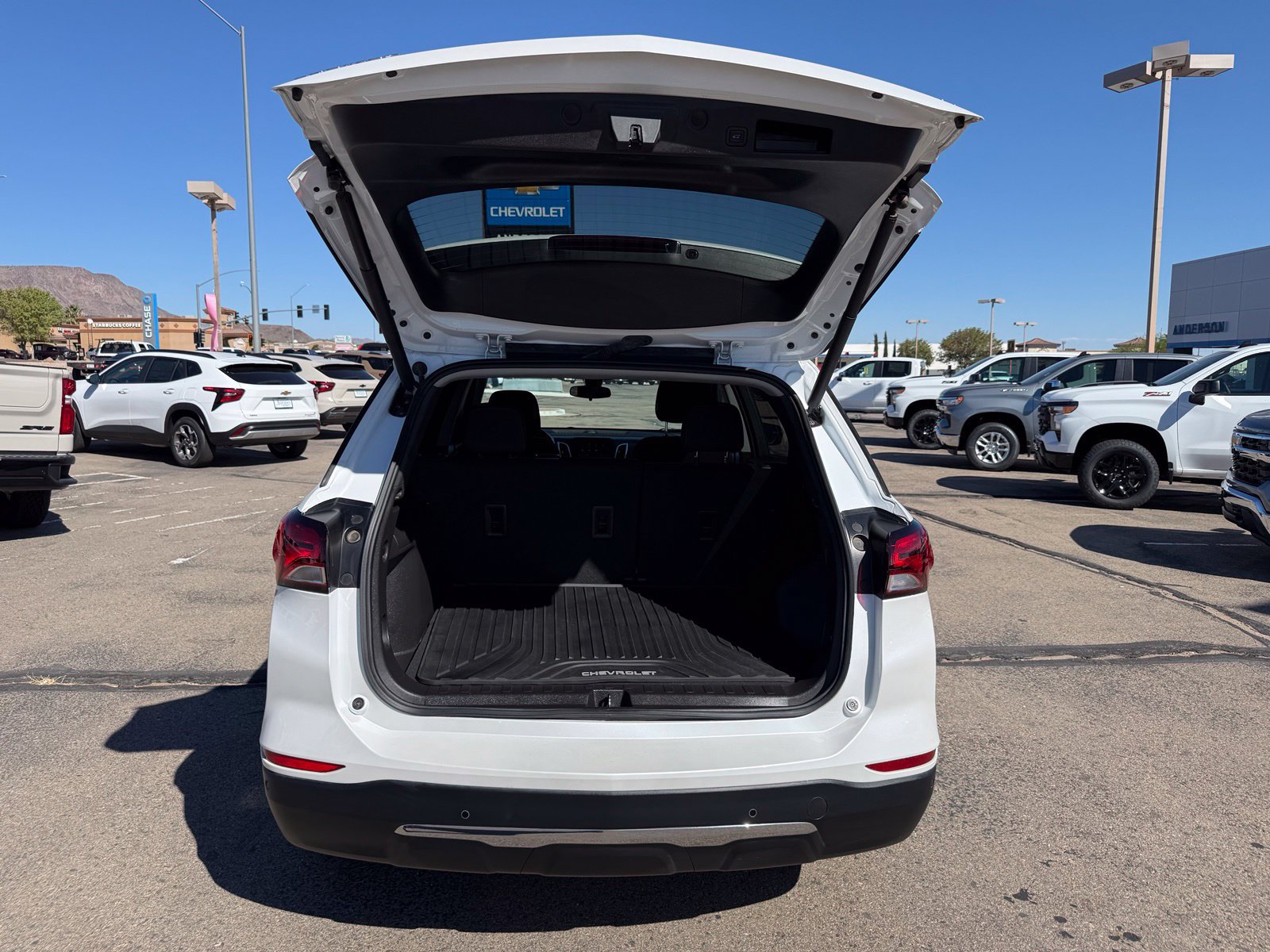 Certified 2024 Chevrolet Equinox LT FWD image 37