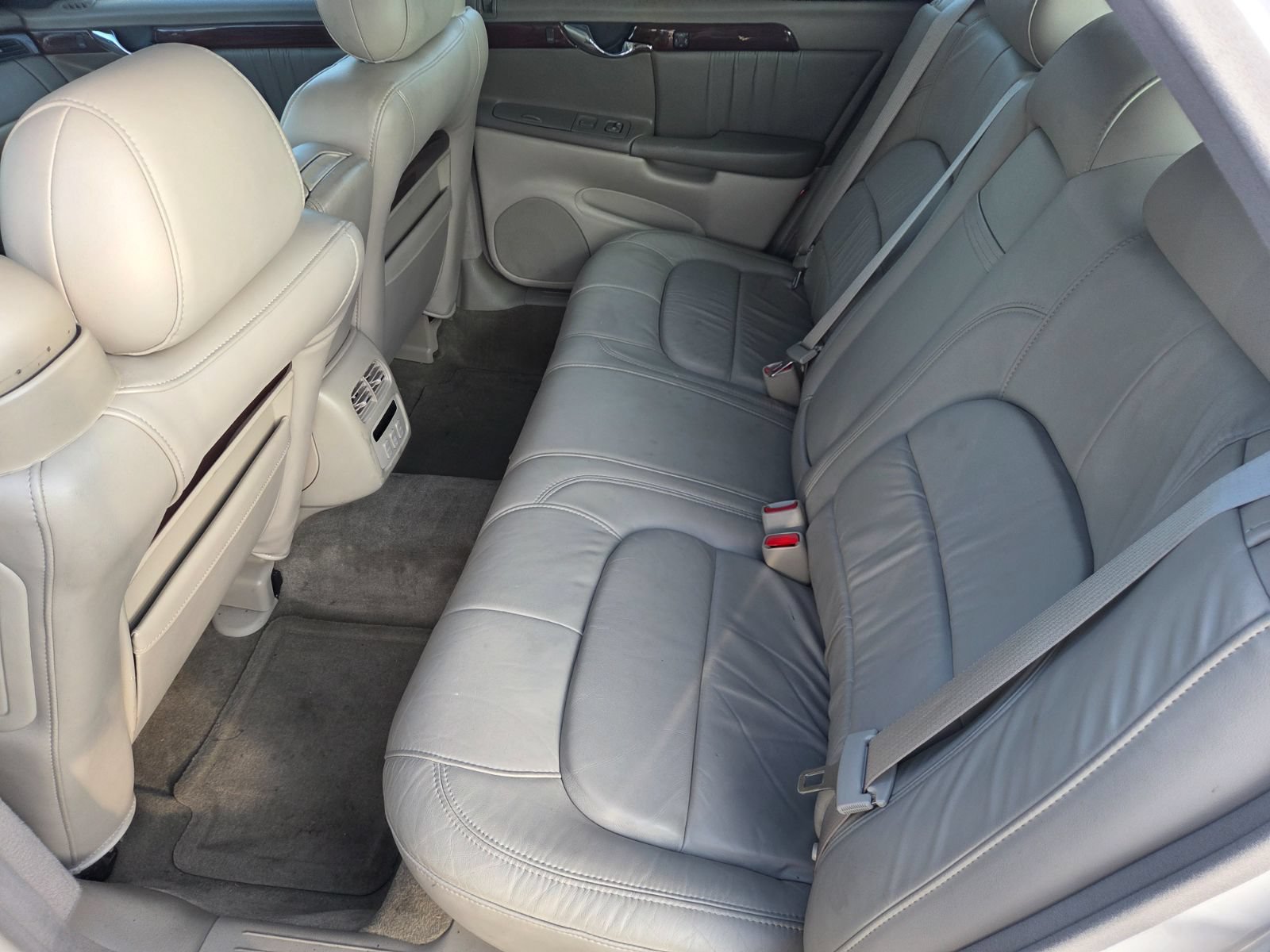 Used 2002 Cadillac De Ville DHS w/ Safety/Security Pkg FWD image 11