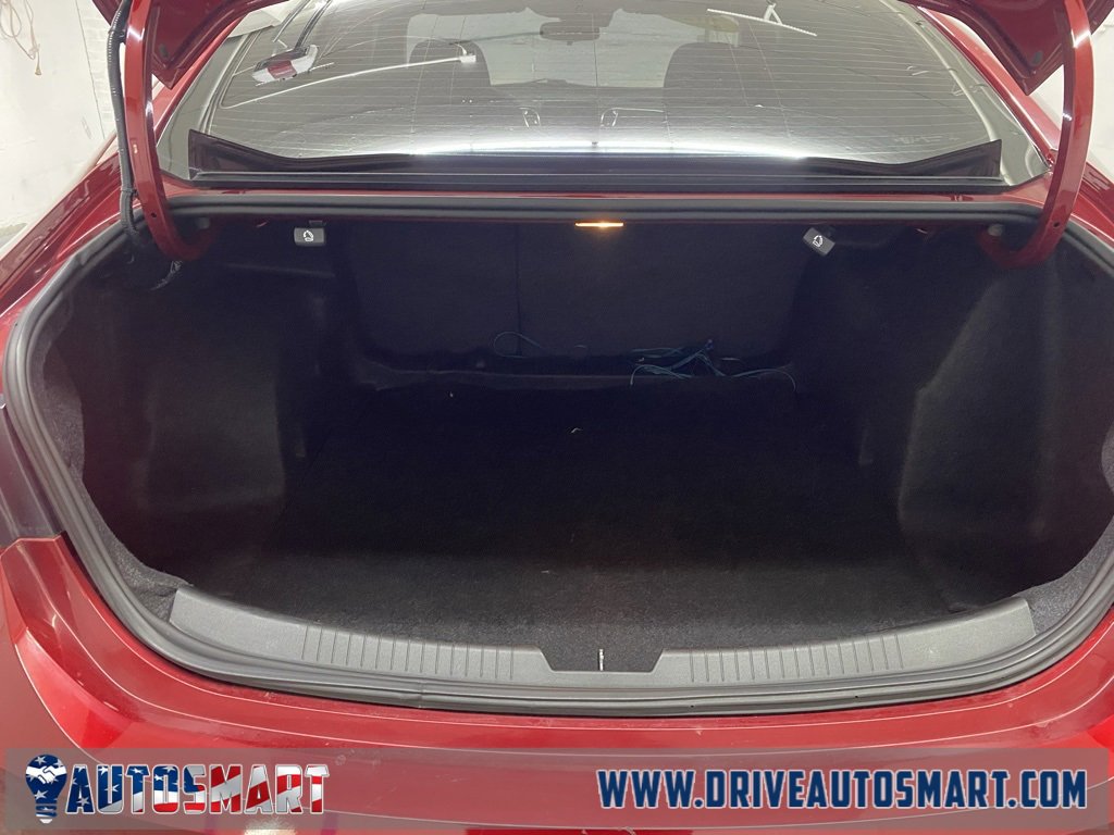 Used 2021 Chevrolet Malibu LT image 16