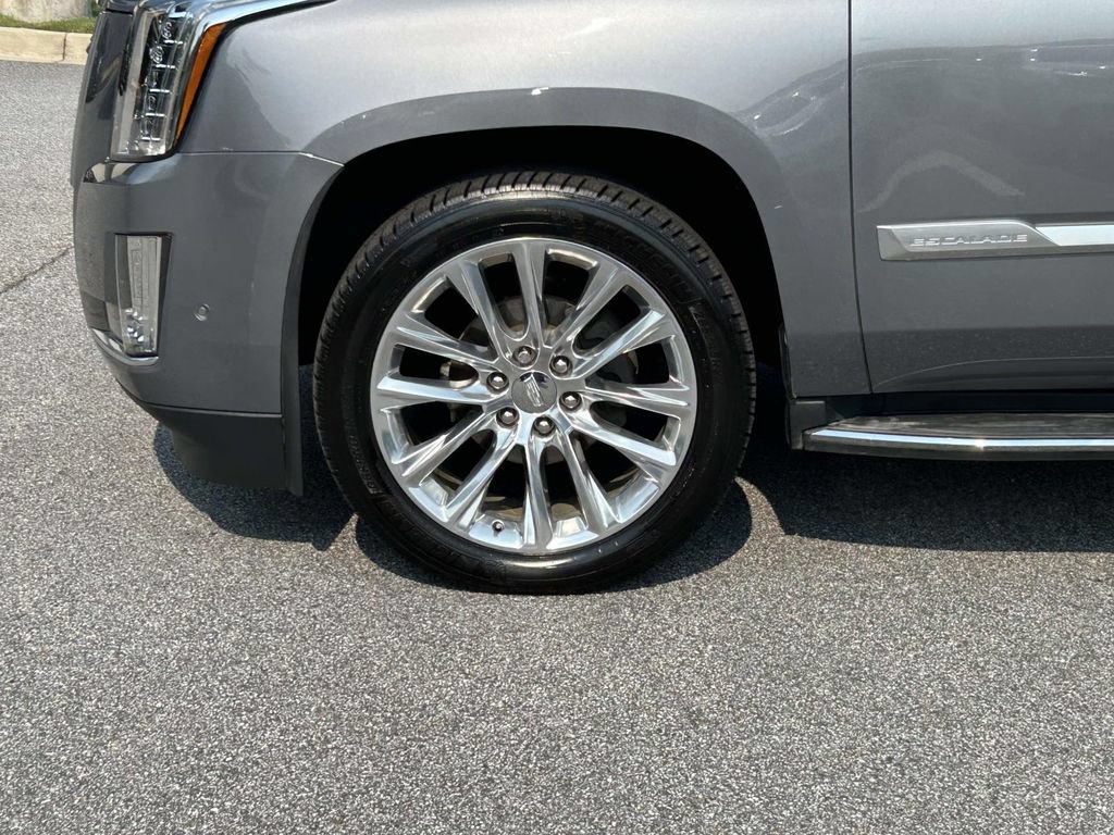 Used 2020 Cadillac Escalade Luxury AWD/4WD image 9