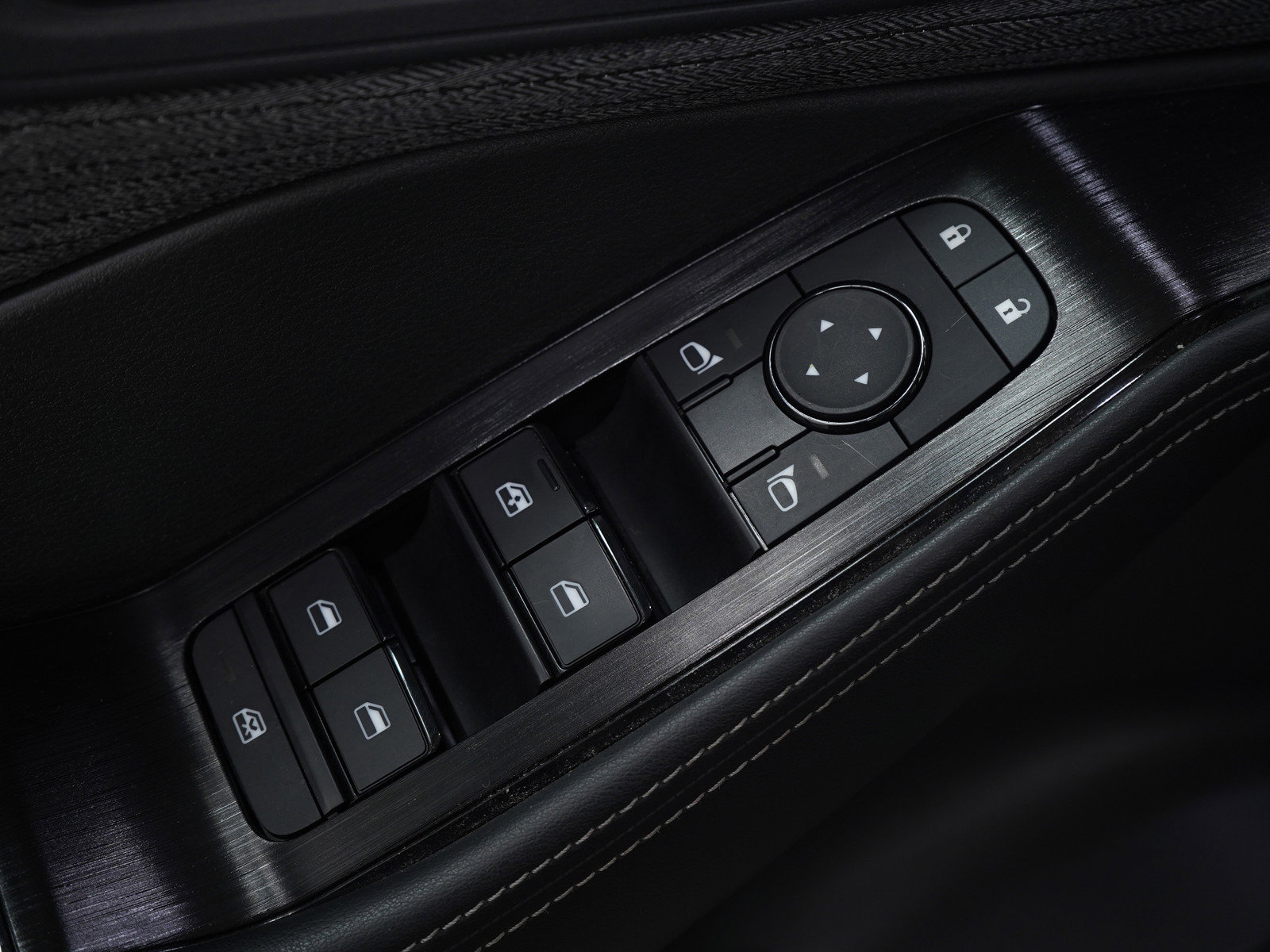 Used 2022 Nissan Rogue SV image 22