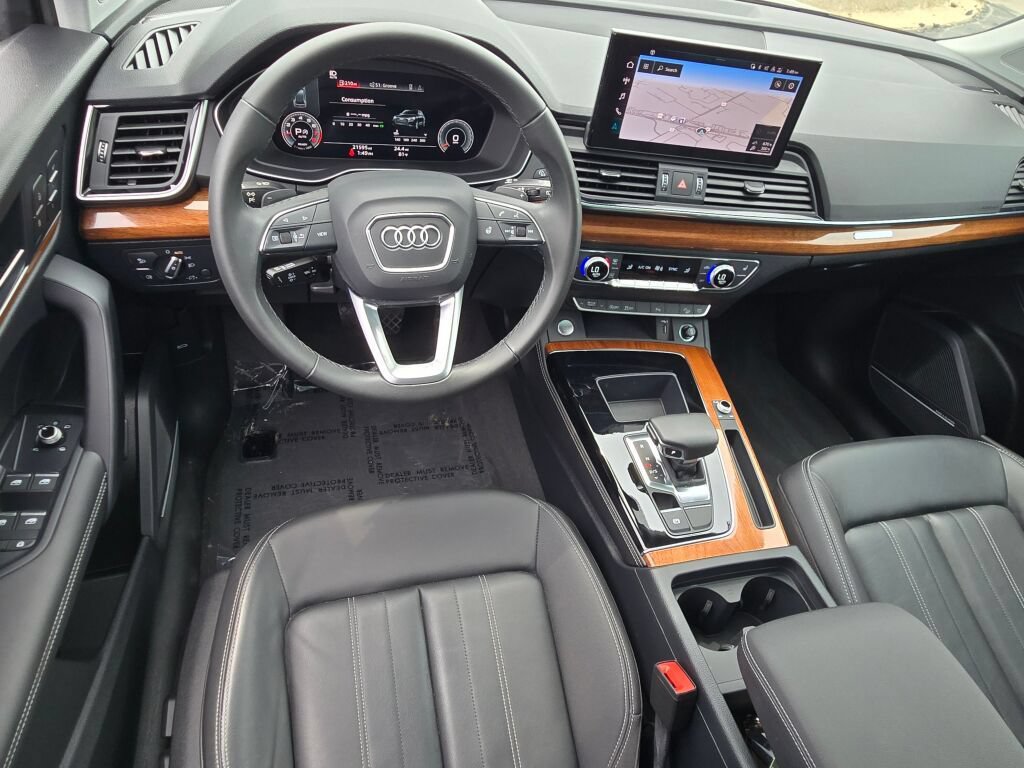 Used 2023 Audi Q5 2.0T Premium Plus w/ Premium Plus Package AWD/4WD image 2