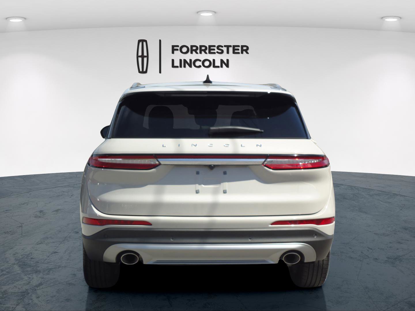 Used 2024 Lincoln Corsair Reserve w/ Equipment Group 201A AWD/4WD image 4