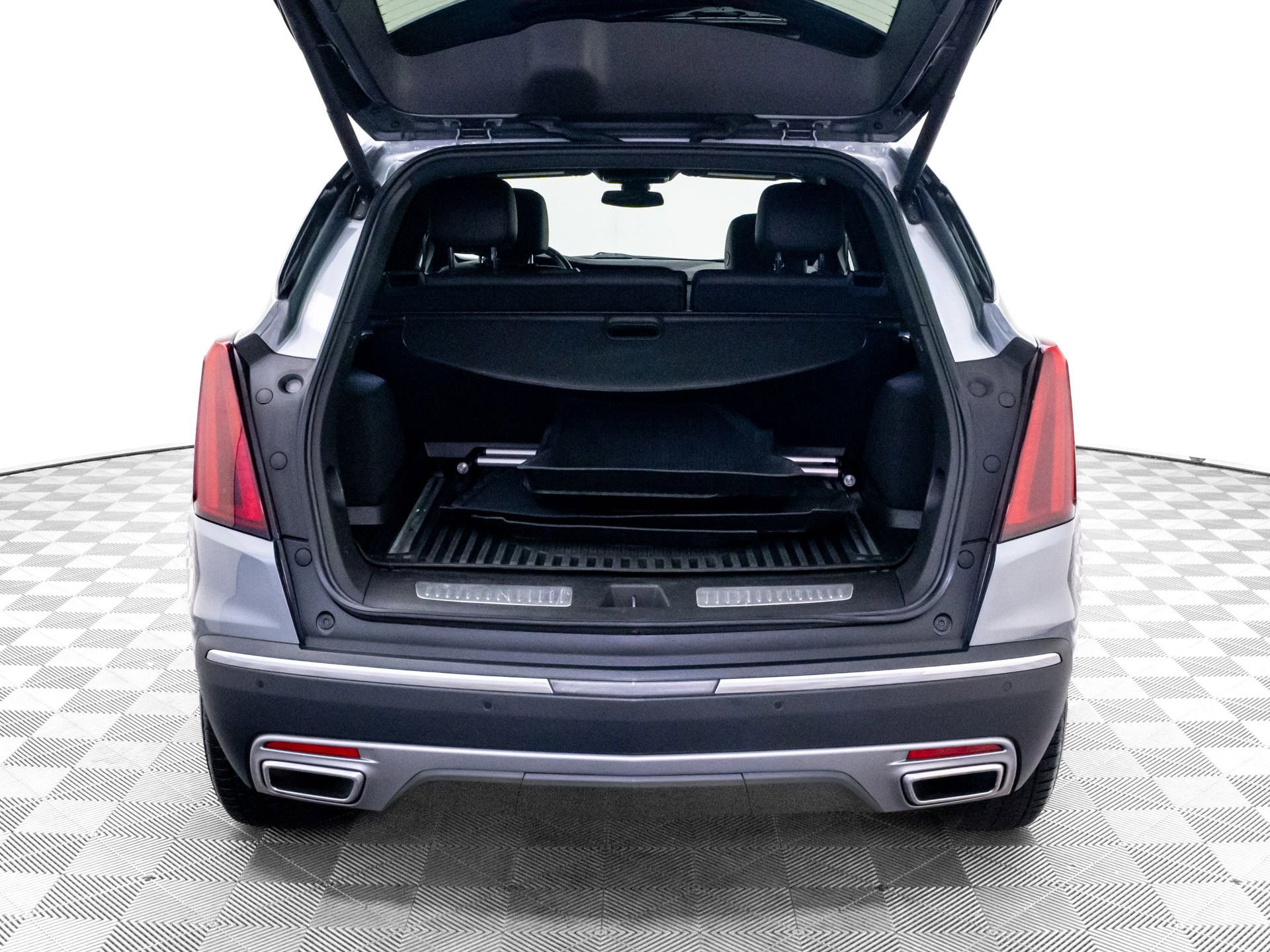 Used 2020 Cadillac XT5 Premium Luxury w/ LPO, Floor Liner Package FWD image 37