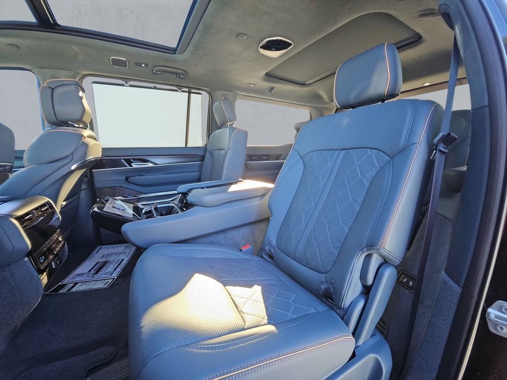 Used 2024 Jeep Grand Wagoneer Series III w/ Quick Order Packagew 28T image 13