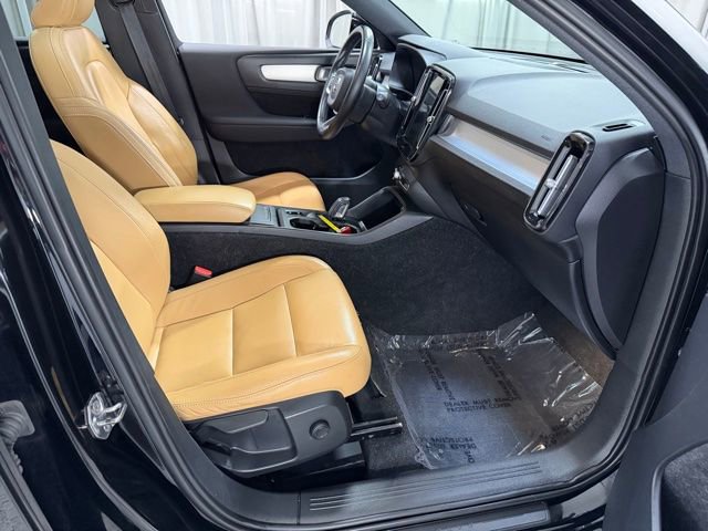 Used 2019 Volvo XC40 T5 Momentum image 7