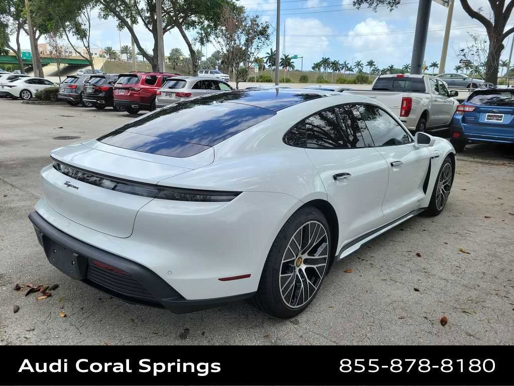 Used 2023 Porsche Taycan image 8