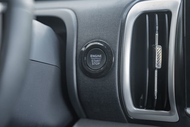 Used 2025 Ford Expedition Active image 34