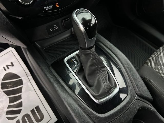 Used 2022 Nissan Rogue Sport SV FWD image 34
