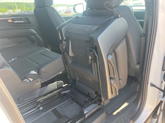 New 2025 Chevrolet Suburban LS image 49