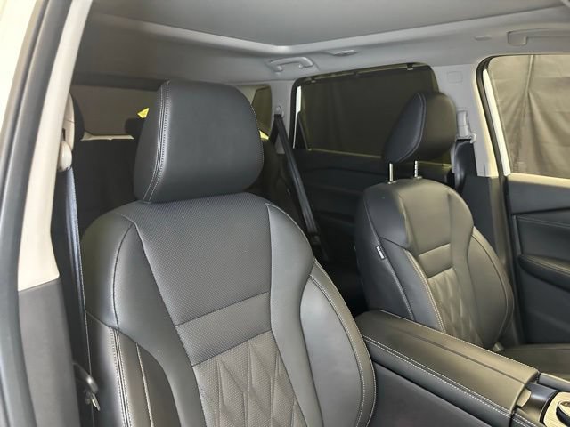 Used 2026 Nissan Rogue Platinum w/ Platinum Premium Package AWD/4WD image 16