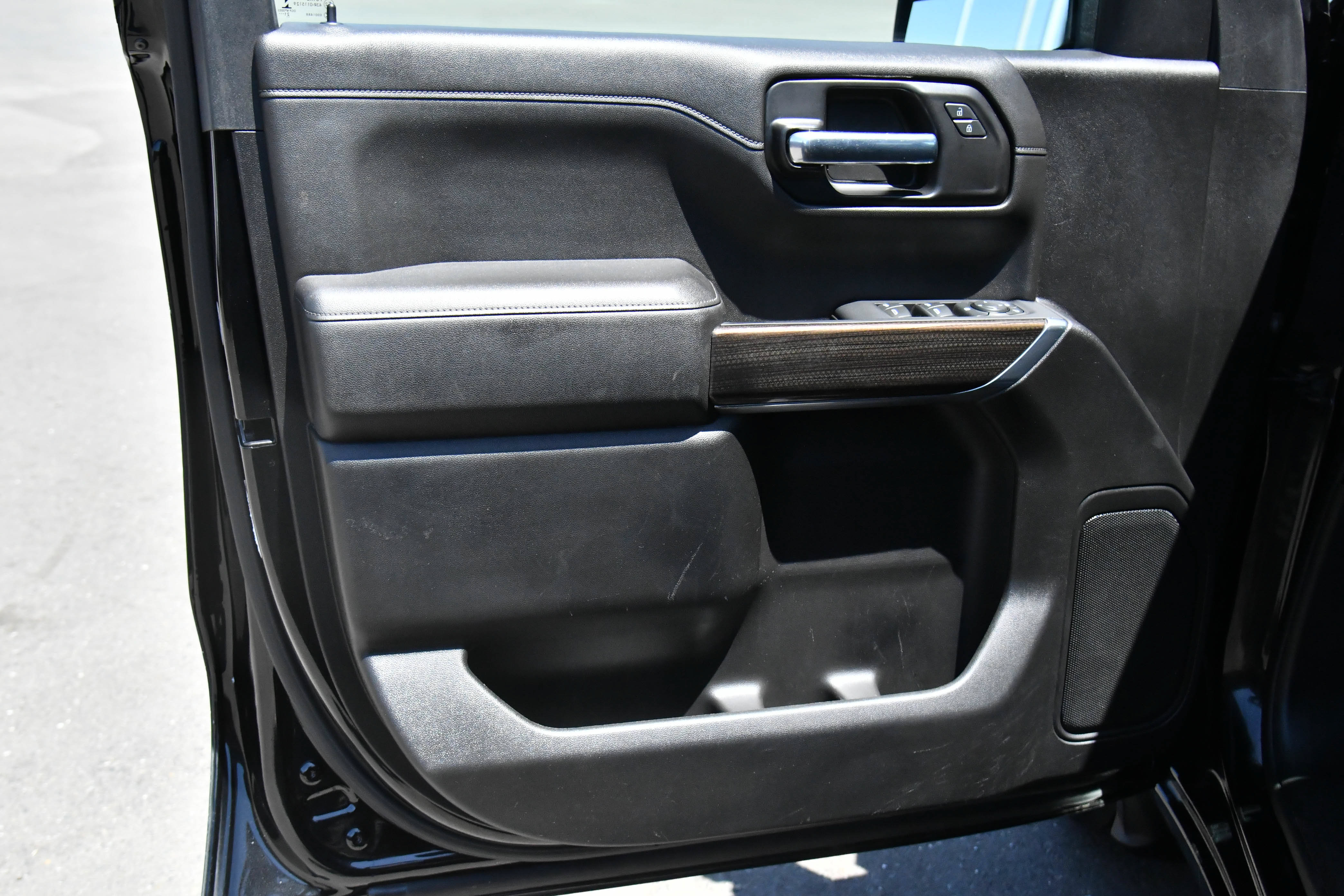 Used 2022 Chevrolet Silverado 1500 LT RWD image 13