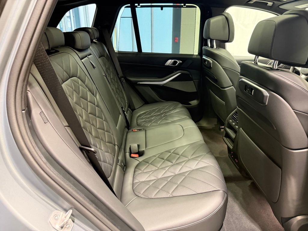 Used 2025 BMW X5 xDrive40i w/ Executive Package image 25