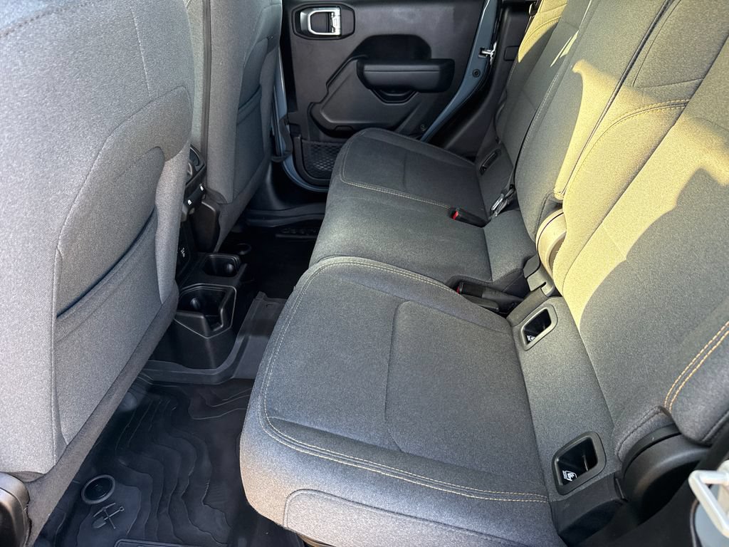 Used 2024 Jeep Gladiator Sport AWD/4WD image 17