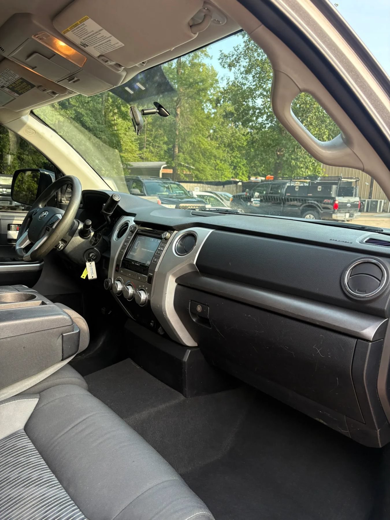 Used 2014 Toyota Tundra SR5 AWD/4WD image 29