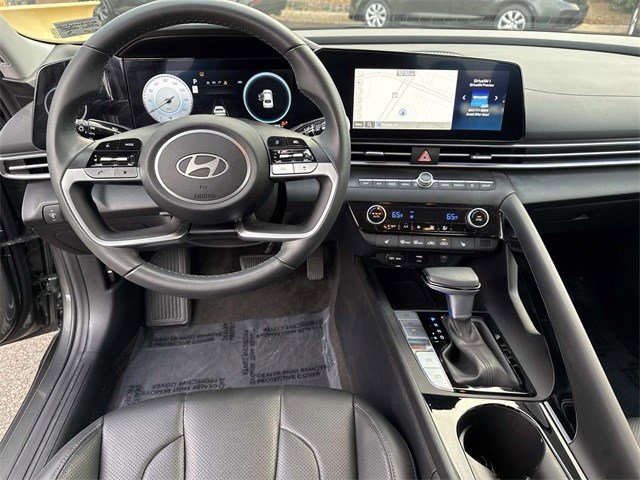 Used 2024 Hyundai Elantra Limited image 18