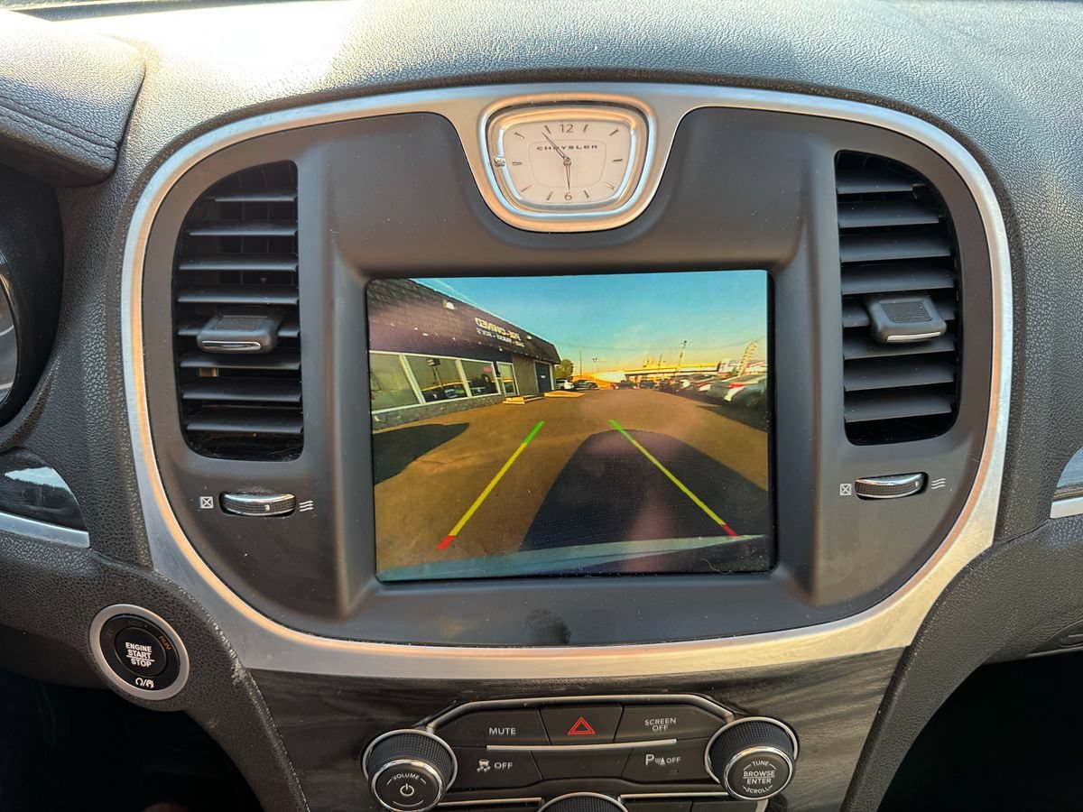 Used 2022 Chrysler 300 Touring L AWD/4WD image 19