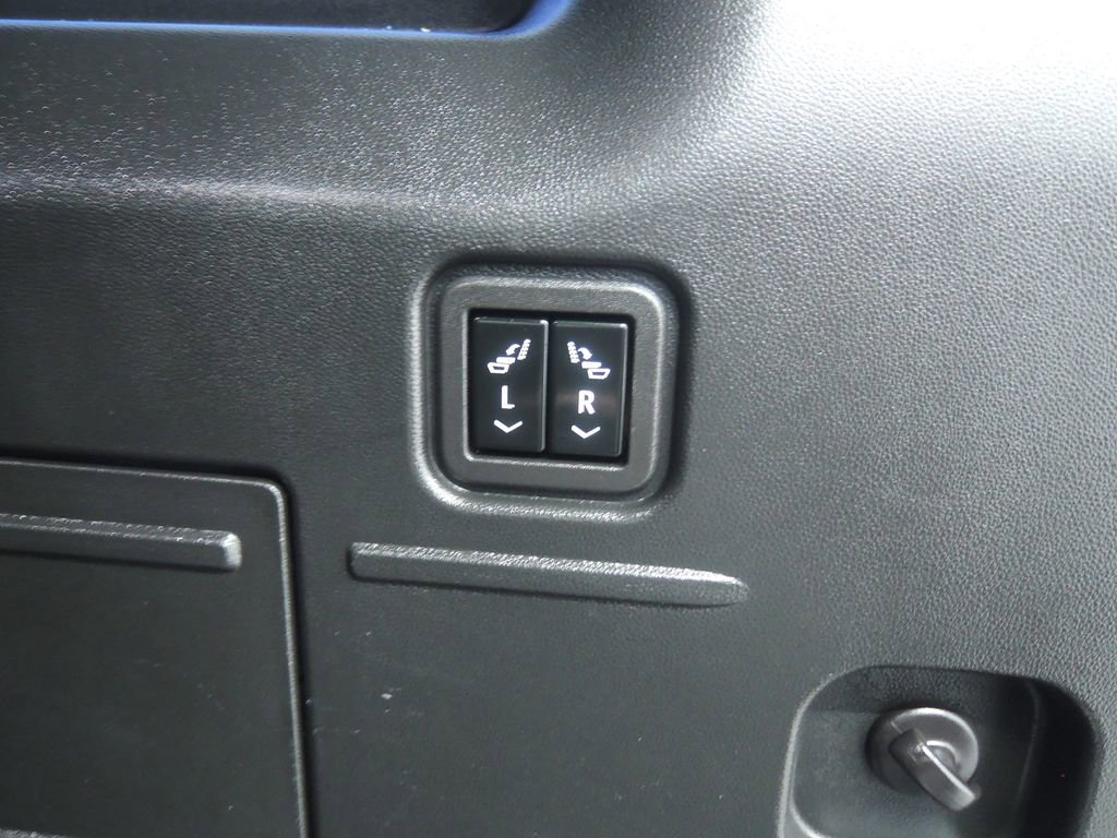 Used 2024 GMC Hummer EV 3X w/ LPO, Illumination Package AWD/4WD image 36