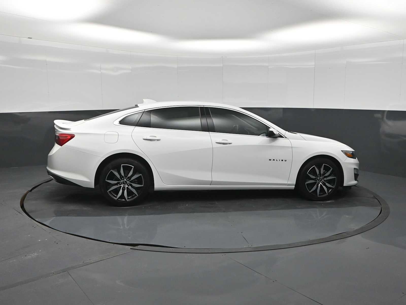 Used 2021 Chevrolet Malibu RS FWD image 9