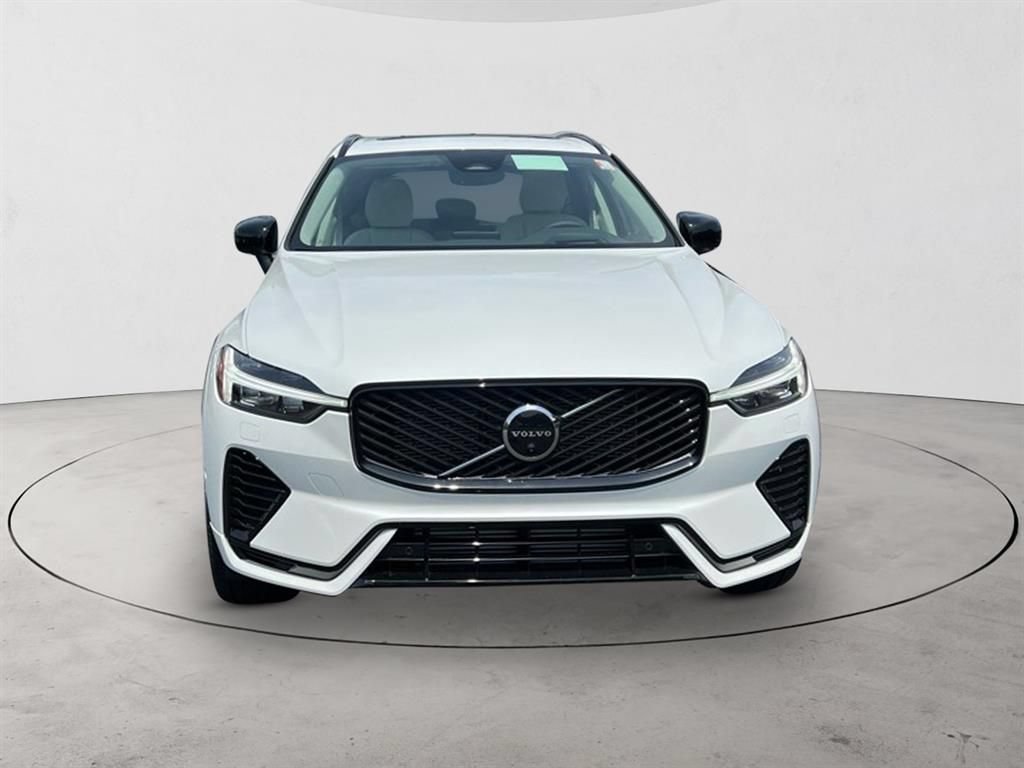 Certified 2026 Volvo XC60 T8 Ultra w/ Protection Package Premier AWD/4WD image 8