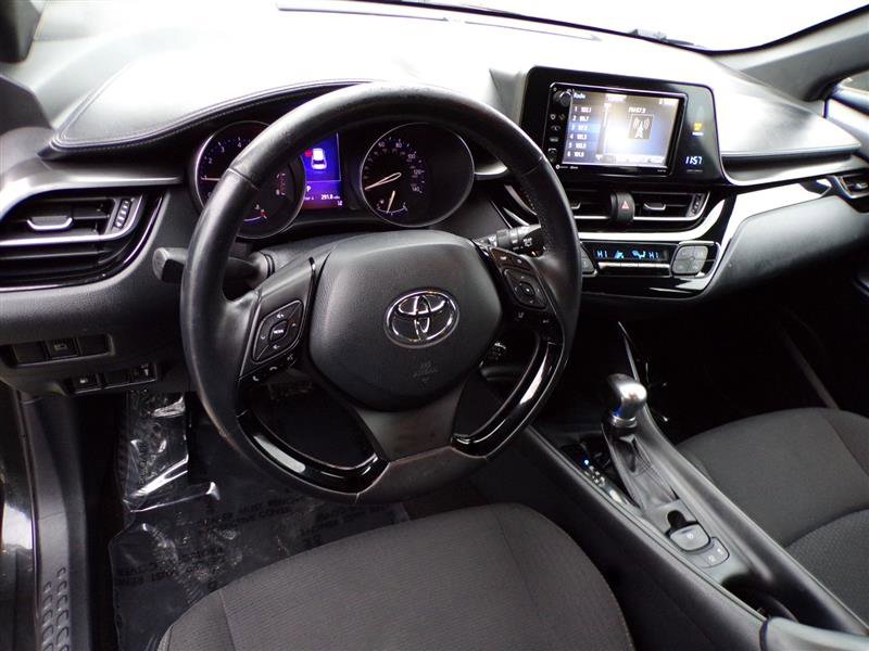 Used 2018 Toyota C-HR XLE image 16