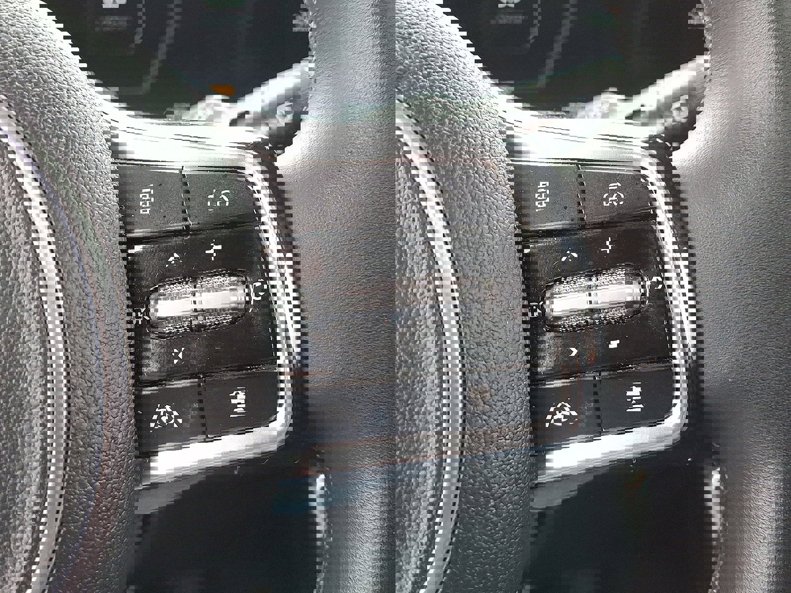 Used 2025 Kia Carnival SX Prestige image 23