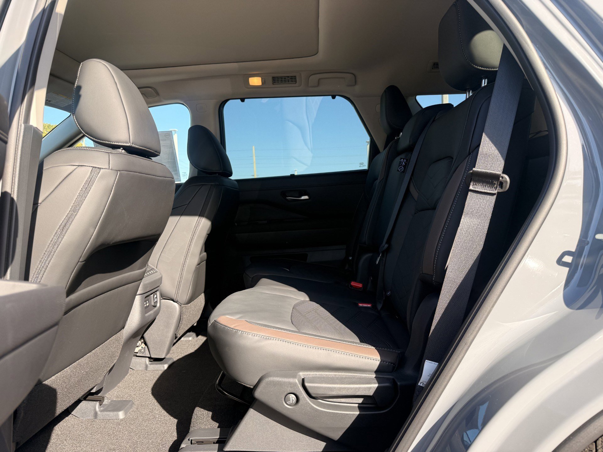 New 2025 Nissan Pathfinder Platinum image 15