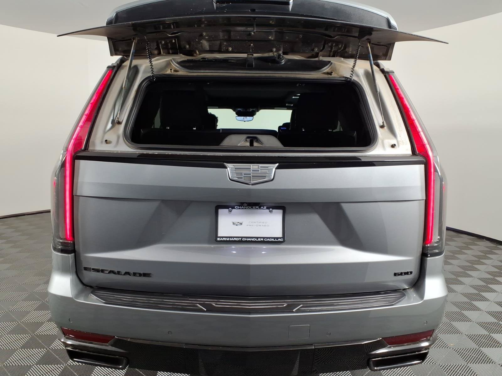 Certified 2023 Cadillac Escalade Sport Platinum w/ LPO, ONYX Package AWD/4WD image 9