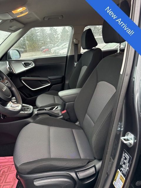 Used 2024 Kia Soul LX image 9