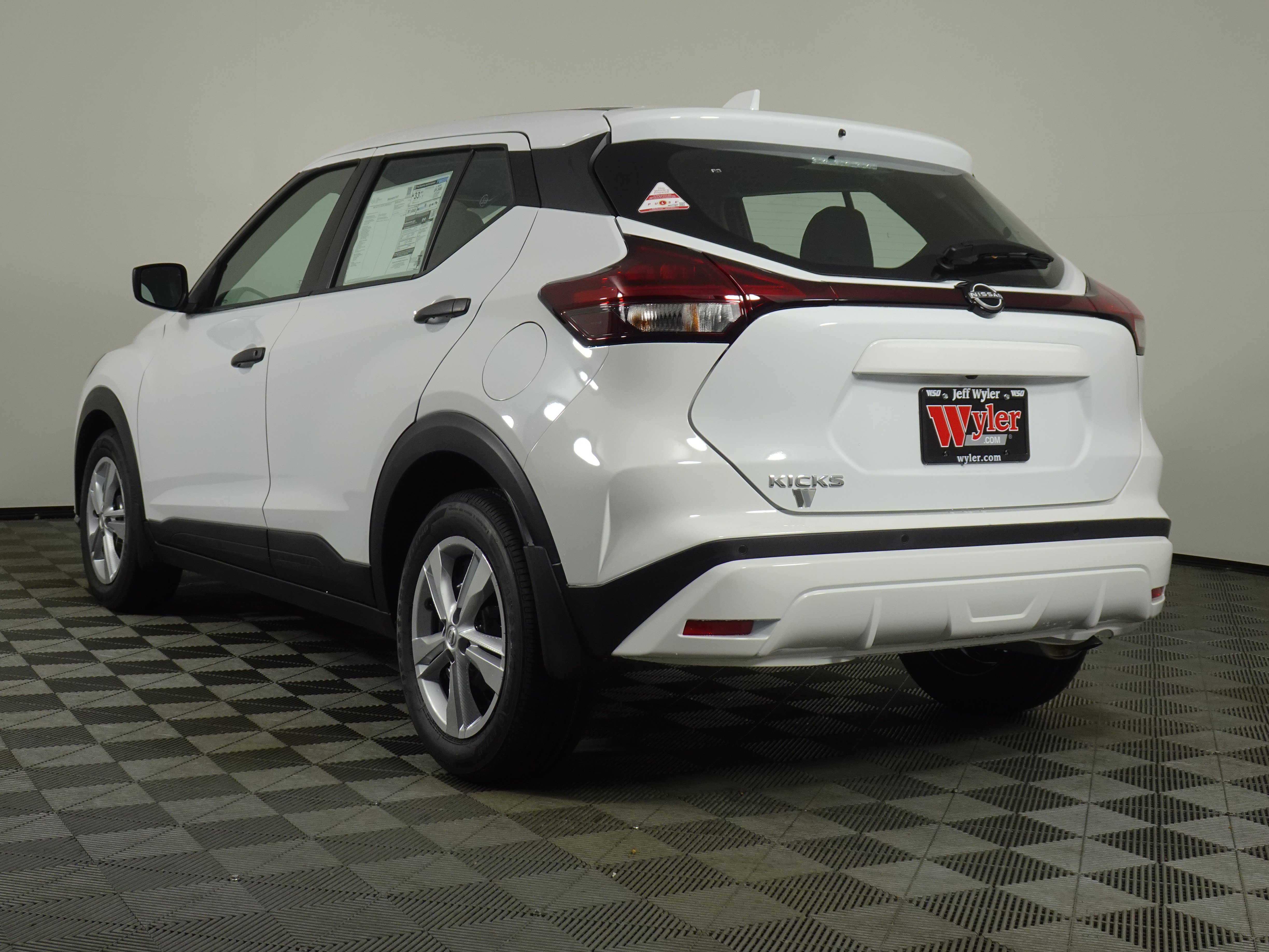 New 2025 Nissan Kicks Play S image 16