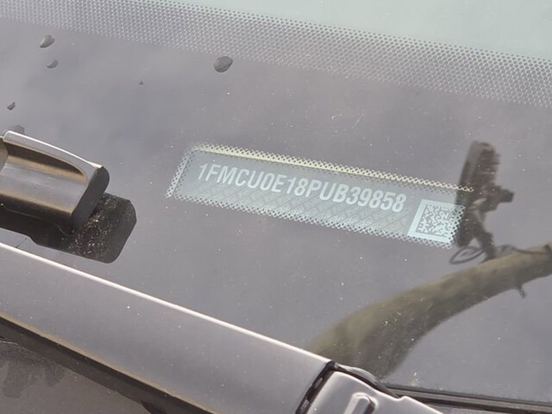 Used 2023 Ford Escape SE image 12