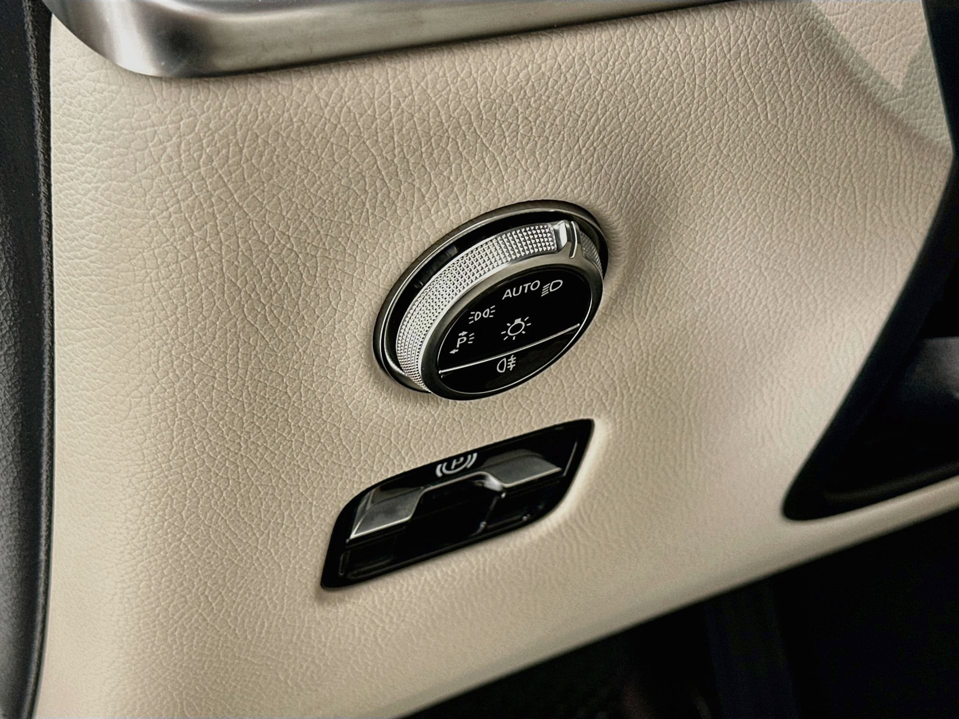 Certified 2026 Mercedes-Benz GLC 300 image 11