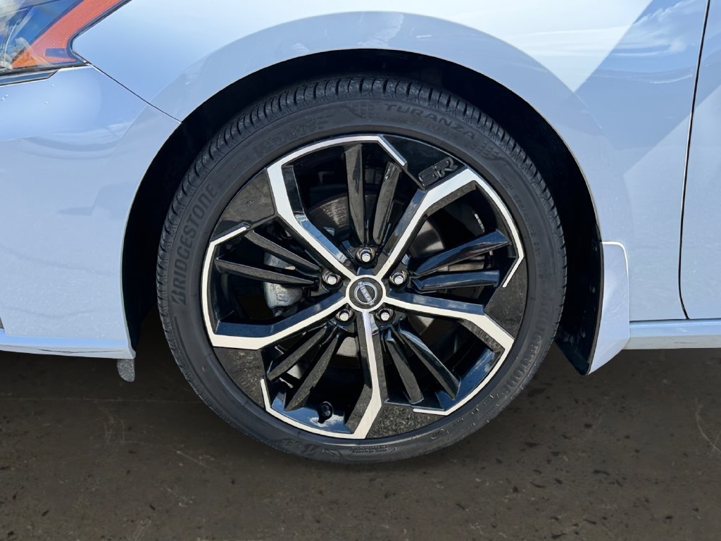 Used 2024 Nissan Altima 2.5 SR w/ SR Premium Package FWD image 27