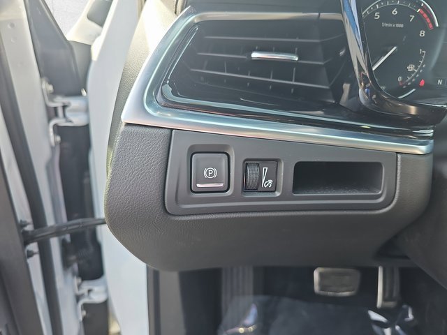 Used 2025 Cadillac XT6 Sport w/ LPO, Floor Liner Package image 27